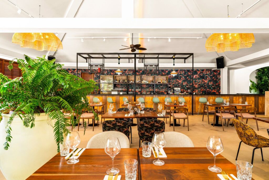 Mondi Jan Thiel dining room